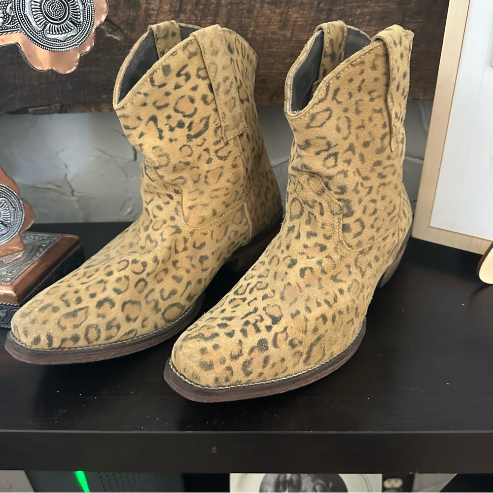 Roper Leopard Print Ankle Boots - Picture 2 of 9